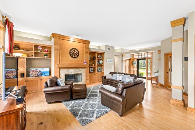 19710 Avondale DRIVE, Brookfield, WI 53045