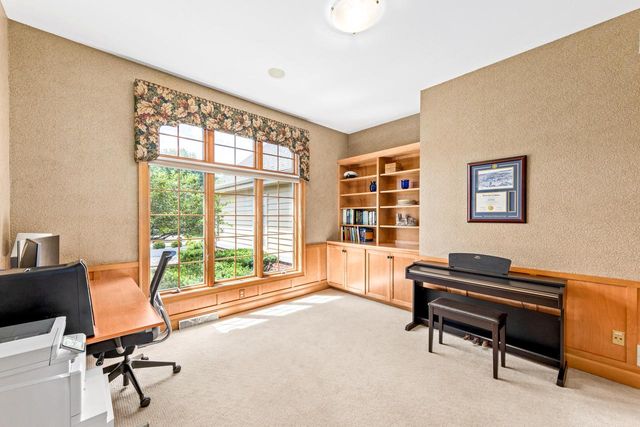 19710 Avondale DRIVE, Brookfield, WI 53045