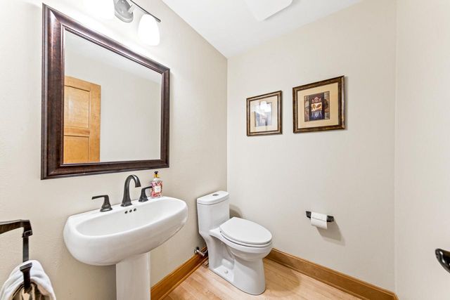 19710 Avondale DRIVE, Brookfield, WI 53045