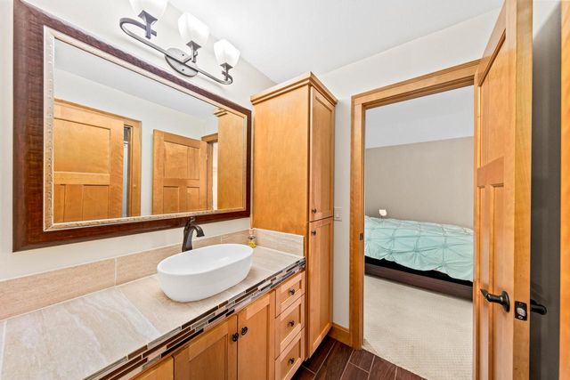19710 Avondale DRIVE, Brookfield, WI 53045