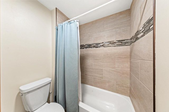 19710 Avondale DRIVE, Brookfield, WI 53045