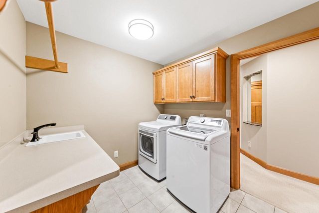 19710 Avondale DRIVE, Brookfield, WI 53045