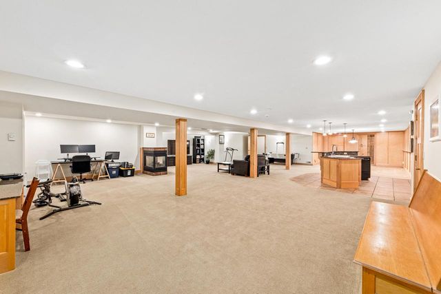 19710 Avondale DRIVE, Brookfield, WI 53045