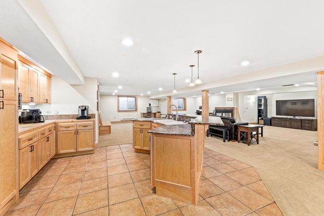 19710 Avondale DRIVE, Brookfield, WI 53045