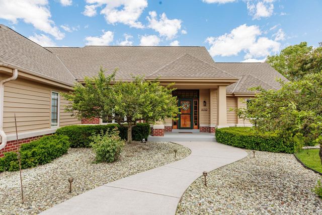 19710 Avondale DRIVE, Brookfield, WI 53045