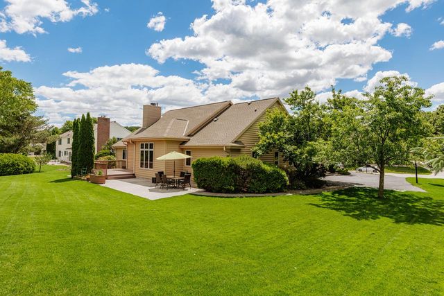 19710 Avondale DRIVE, Brookfield, WI 53045