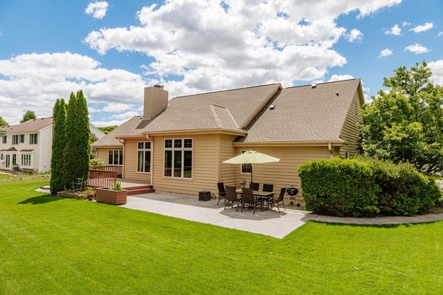 19710 Avondale DRIVE, Brookfield, WI 53045