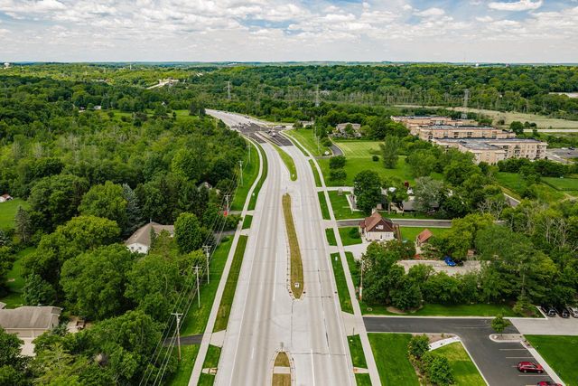 19710 Avondale DRIVE, Brookfield, WI 53045