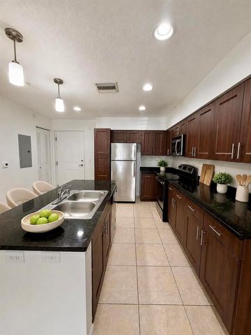 1590 Cameron Samuel Lane, West Palm Beach, FL 33401
