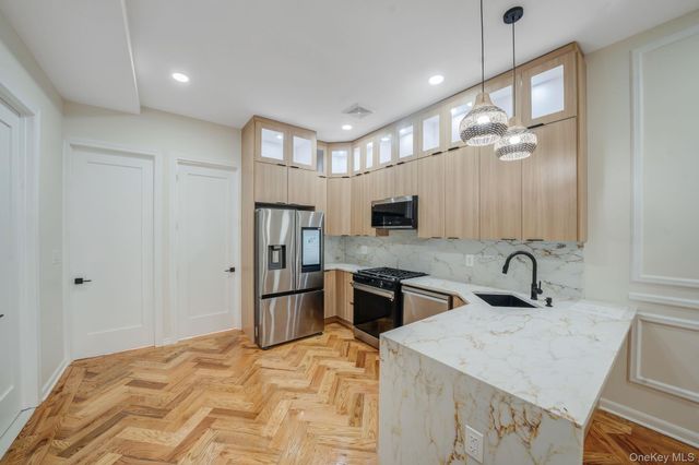 534 Kosciuszko Street, Brooklyn, NY 11221