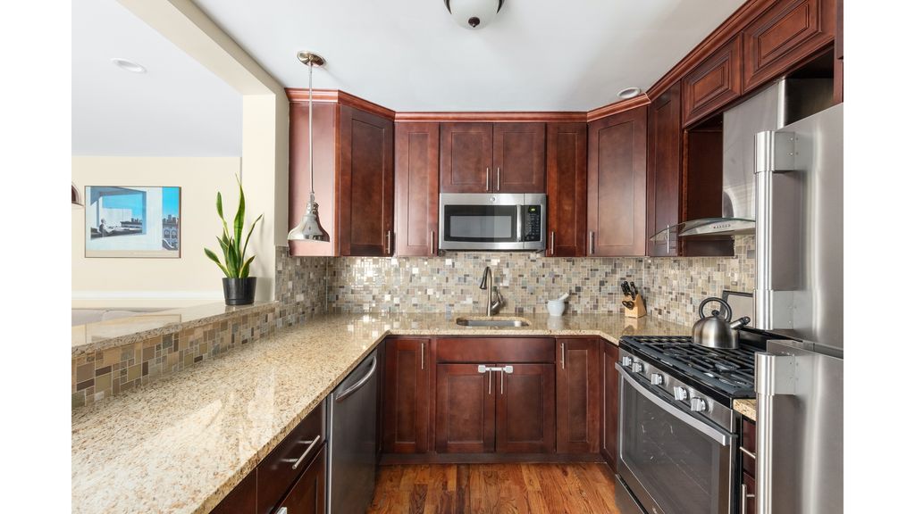 278 SUMPTER Street, New York City, NY 11233
