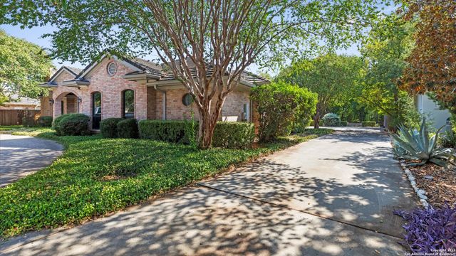 16 Thornhurst, San Antonio, TX 78218