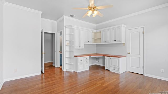 16 Thornhurst, San Antonio, TX 78218