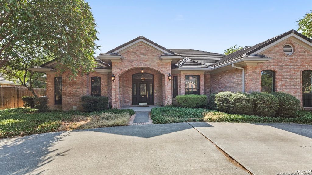16 Thornhurst, San Antonio, TX 78218