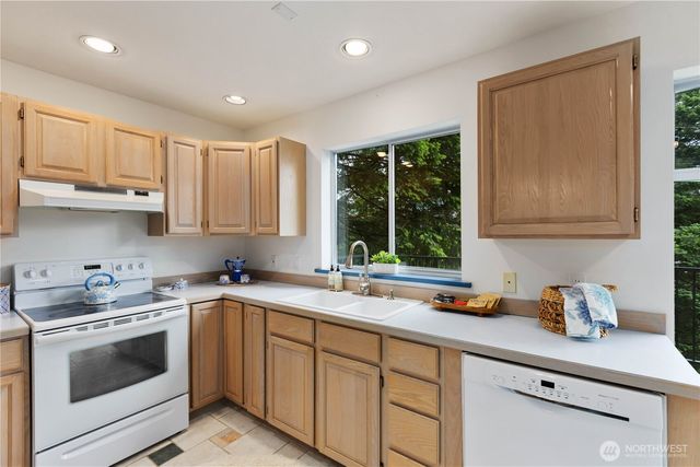 2944 Dogwood Terr, Lummi Island, WA 98262