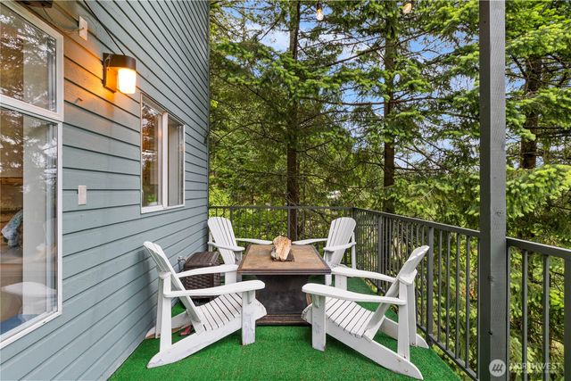 2944 Dogwood Terr, Lummi Island, WA 98262