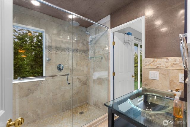 2944 Dogwood Terr, Lummi Island, WA 98262