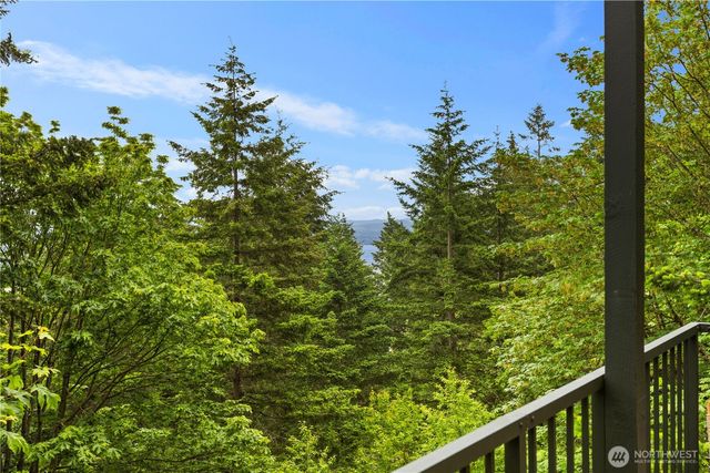 2944 Dogwood Terr, Lummi Island, WA 98262