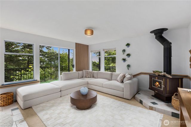 2944 Dogwood Terr, Lummi Island, WA 98262