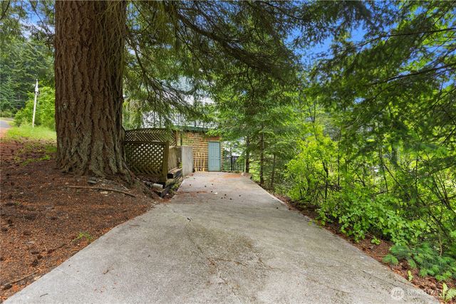 2944 Dogwood Terr, Lummi Island, WA 98262