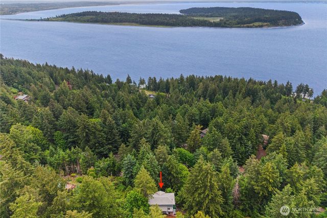 2944 Dogwood Terr, Lummi Island, WA 98262