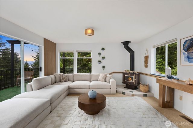 2944 Dogwood Terr, Lummi Island, WA 98262