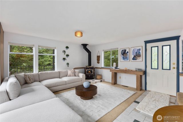 2944 Dogwood Terr, Lummi Island, WA 98262