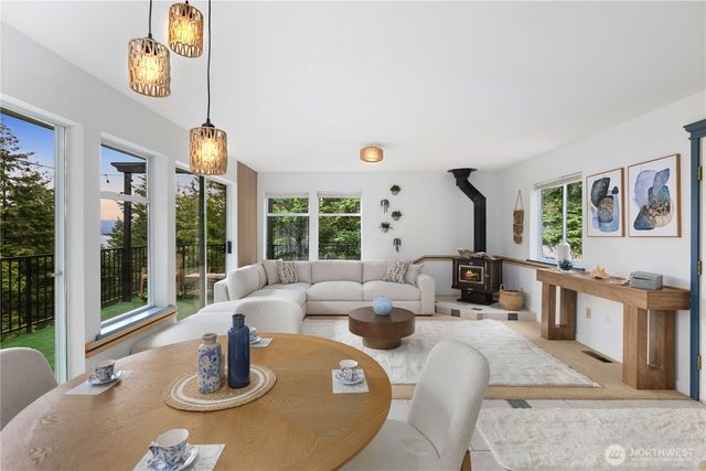 2944 Dogwood Terr, Lummi Island, WA 98262