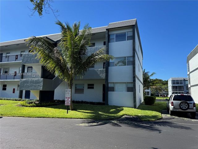 8330 Sands Point Blvd N208, Tamarac, FL 33321