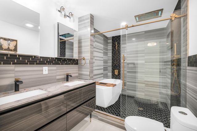 3470 NW 21st Avenue, Oakland Park, FL 33309