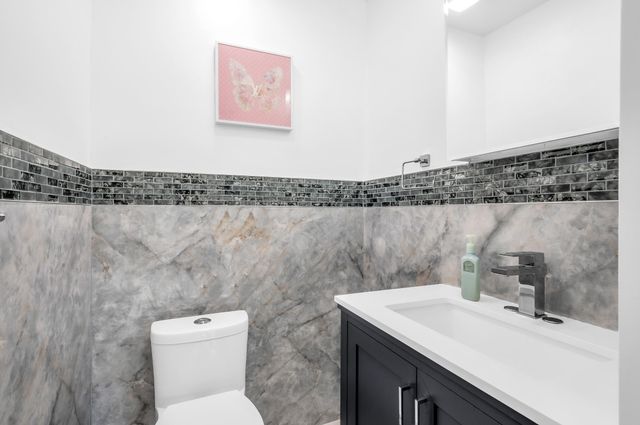 3470 NW 21st Avenue, Oakland Park, FL 33309