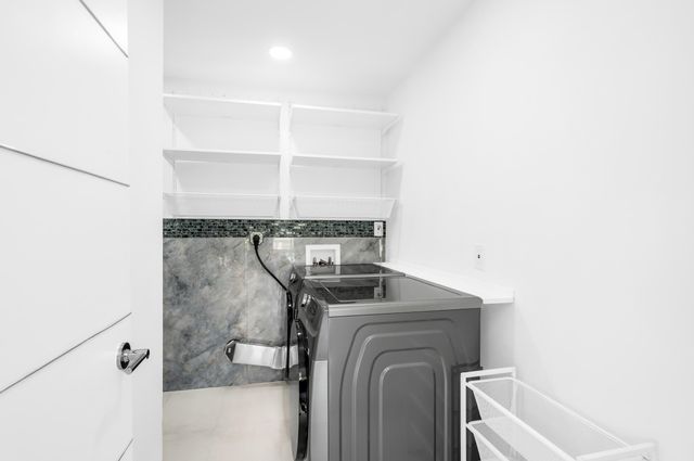 3470 NW 21st Avenue, Oakland Park, FL 33309