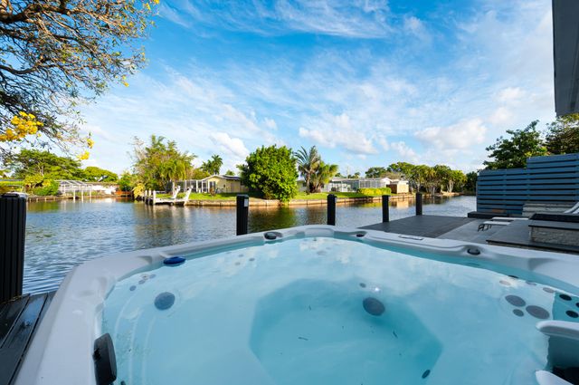 3470 NW 21st Avenue, Oakland Park, FL 33309