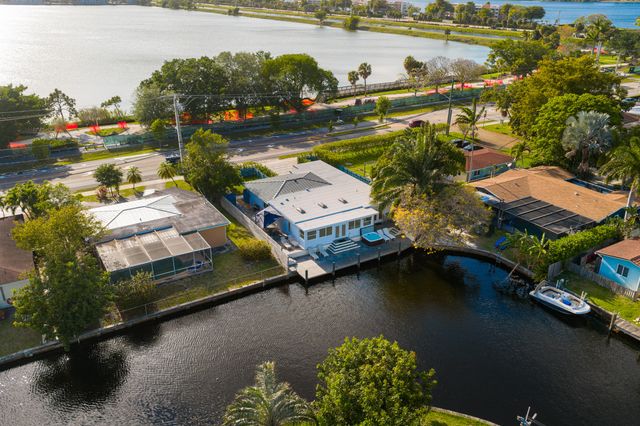 3470 NW 21st Avenue, Oakland Park, FL 33309