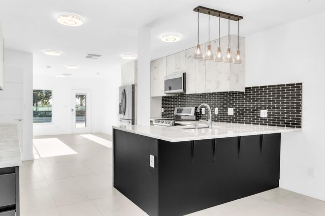 3470 NW 21st Avenue, Oakland Park, FL 33309