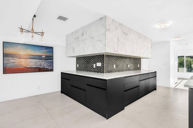 3470 NW 21st Avenue, Oakland Park, FL 33309