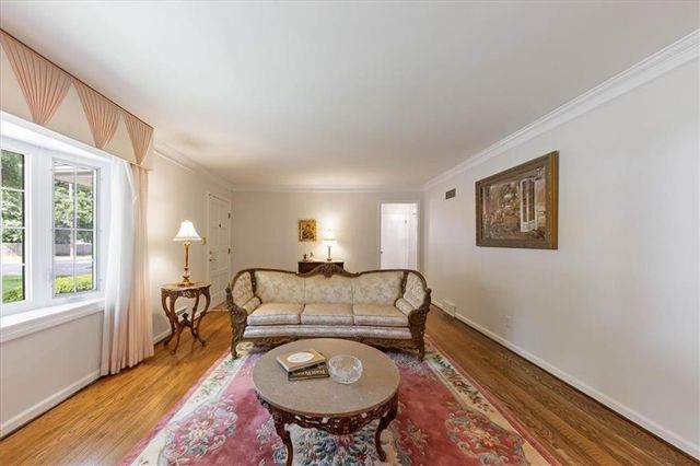 915 W 85th Street, Kansas City, MO 64114