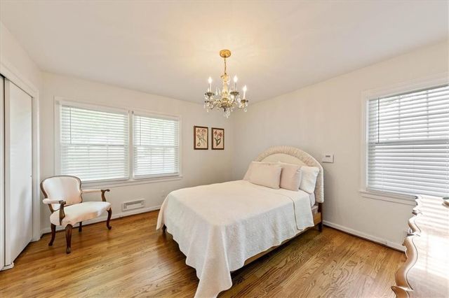 915 W 85th Street, Kansas City, MO 64114