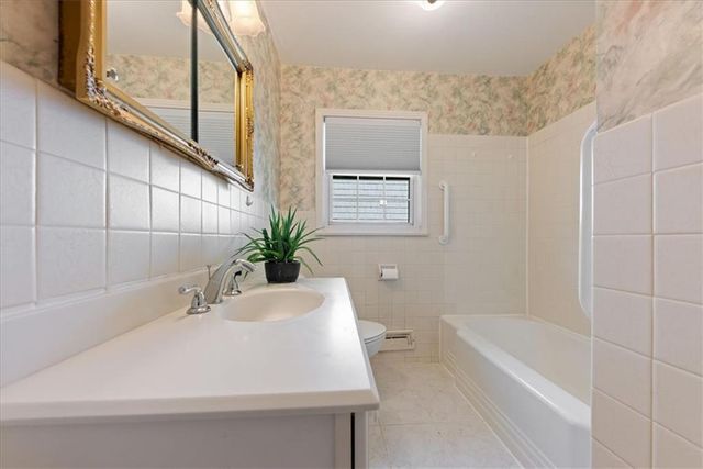 915 W 85th Street, Kansas City, MO 64114