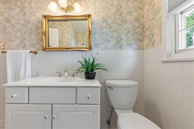 915 W 85th Street, Kansas City, MO 64114
