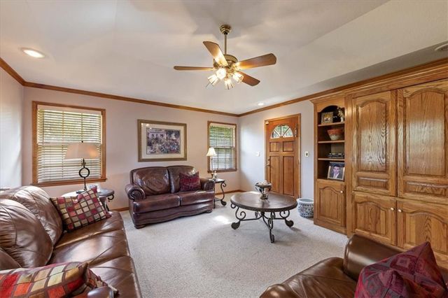 915 W 85th Street, Kansas City, MO 64114
