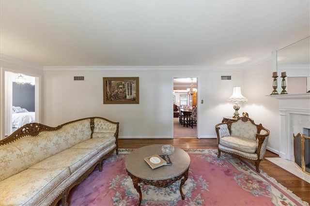 915 W 85th Street, Kansas City, MO 64114