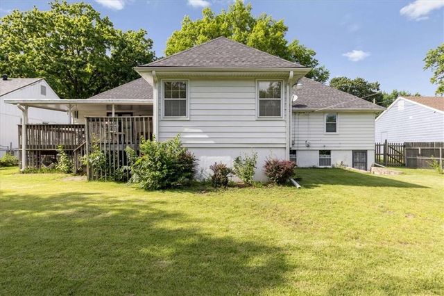 915 W 85th Street, Kansas City, MO 64114