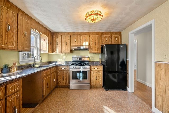 19 Rock Island Road, Quincy, MA 02169