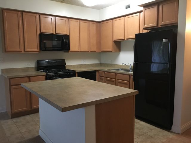 3400 N Old Arlington Heights Road 306, Arlington Heights, IL 60004