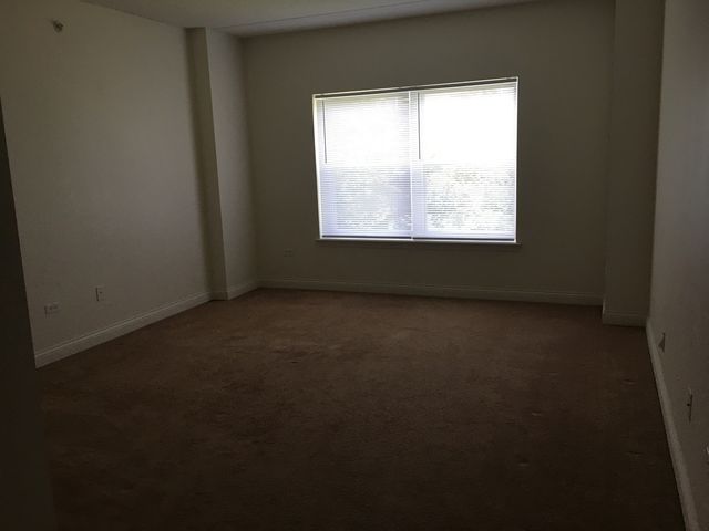3400 N Old Arlington Heights Road 306, Arlington Heights, IL 60004