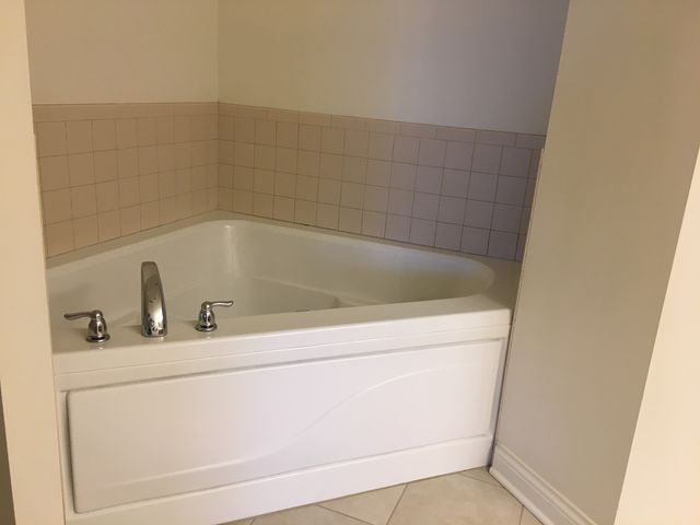 3400 N Old Arlington Heights Road 306, Arlington Heights, IL 60004