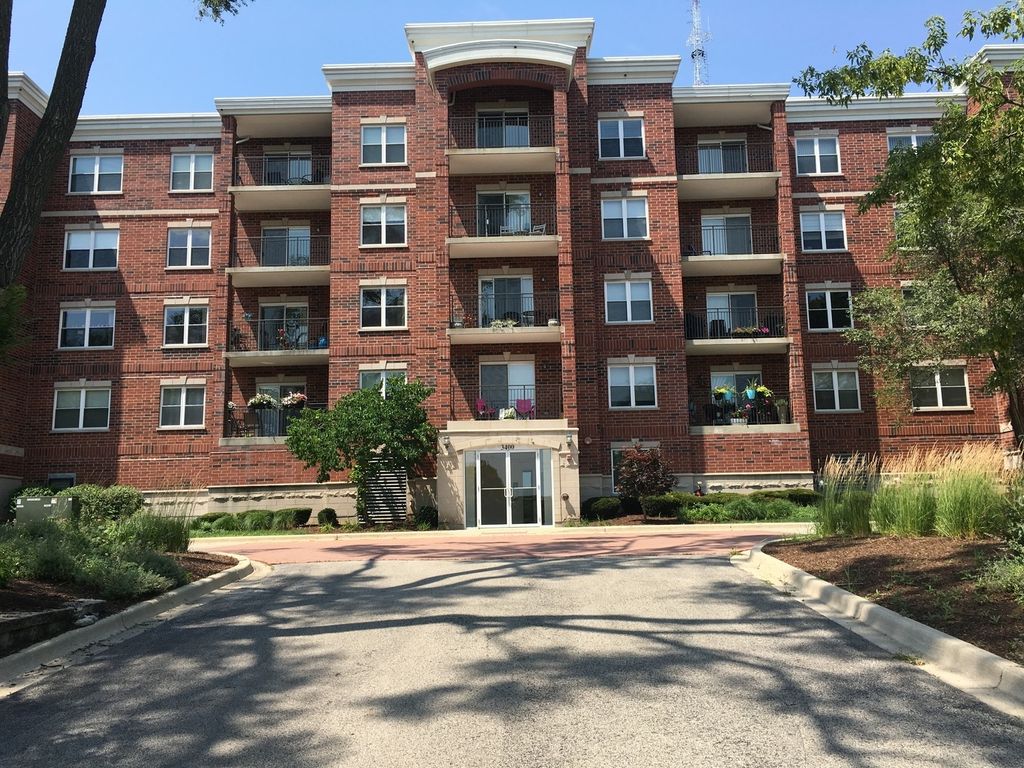 3400 N Old Arlington Heights Road 306, Arlington Heights, IL 60004