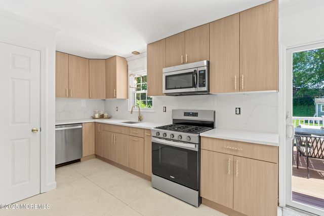 26 Hilltop Road, West Long Branch, NJ 07764
