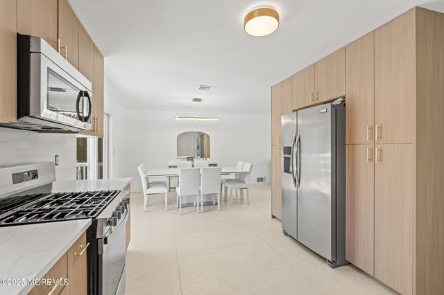 26 Hilltop Road, West Long Branch, NJ 07764